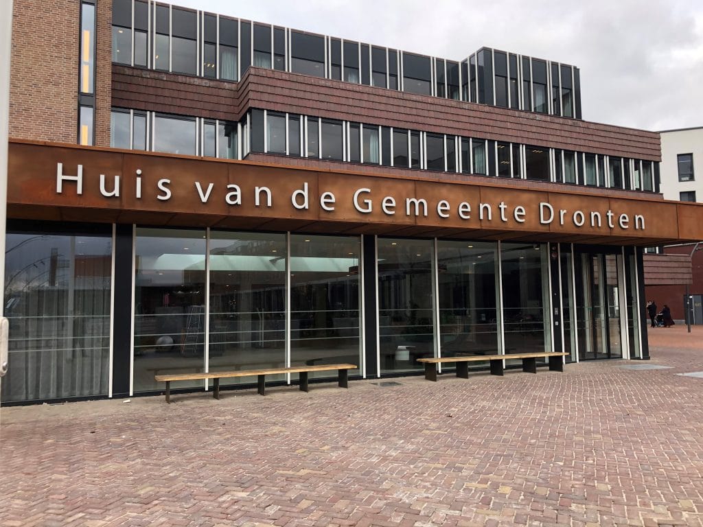 Voorkant huis van de gemeente Dronten